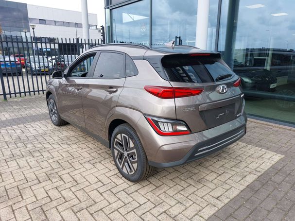 Hyundai Kona EV 150 kW image number 16