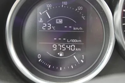 Car image 32