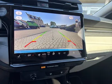 Car image 24