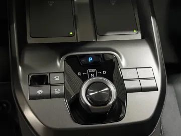 Car image 32