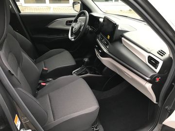 Car image 11