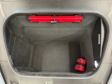 Car image 28