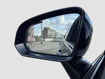 Car image 40