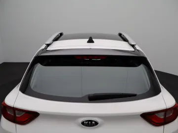 Car image 42