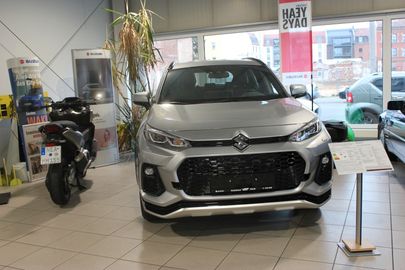 Car image 5
