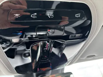 Car image 32