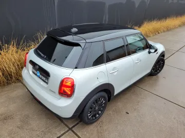 Car image 36