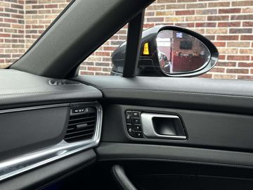 Car image 29