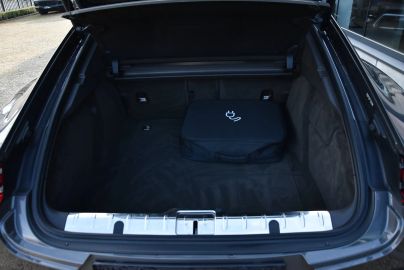 Car image 29