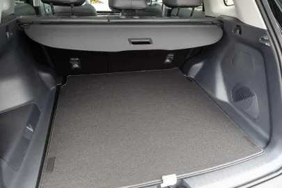 Car image 46