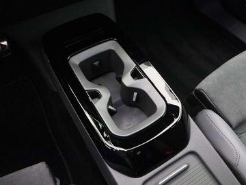 Car image 33