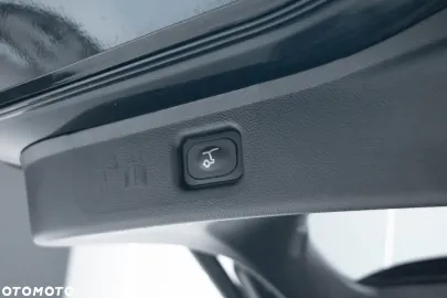 Car image 40