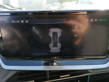 Car image 25