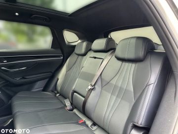 Car image 40