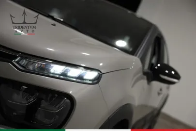 Car image 28