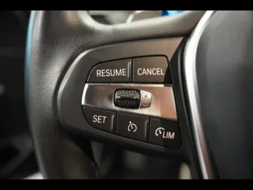 Car image 40