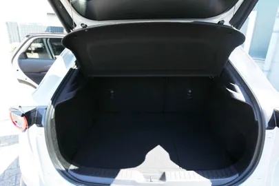 Car image 23