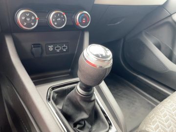 Car image 26