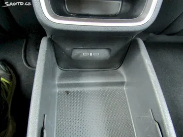 Car image 28
