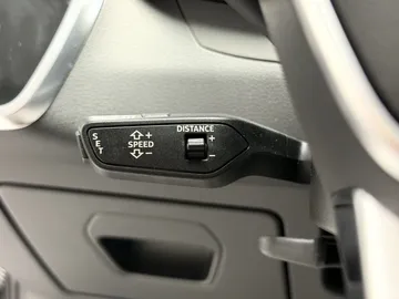 Car image 43
