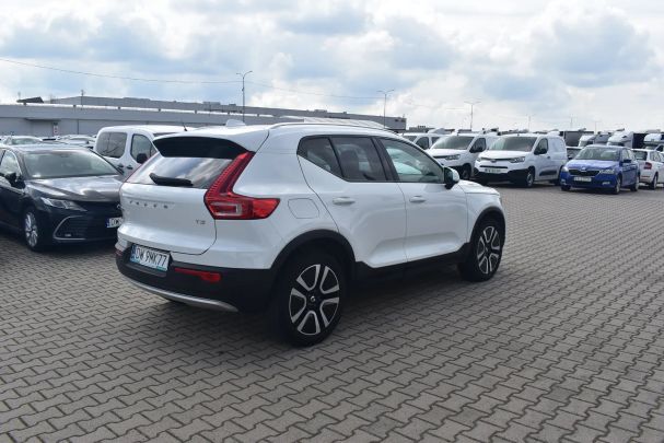 Volvo XC40 T3 Momentum 120 kW image number 4