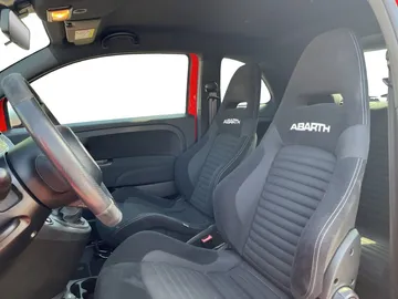 Car image 17