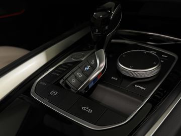 Car image 37
