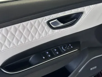 Car image 37