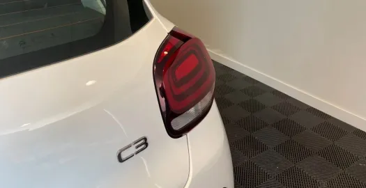 Car image 30