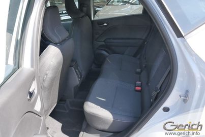 Car image 12