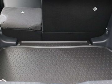 Car image 31