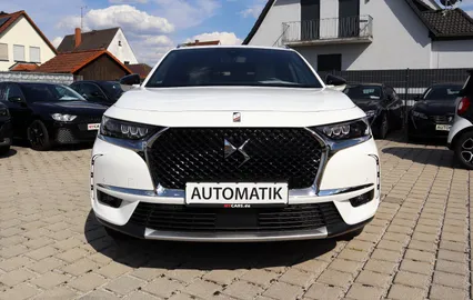 Car image 25