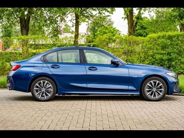 BMW 330 e 215 kW image number 2