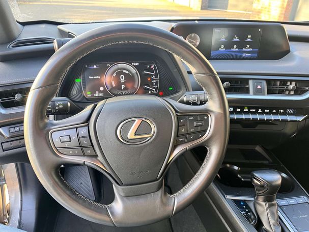 Lexus UX 250h 135 kW image number 15