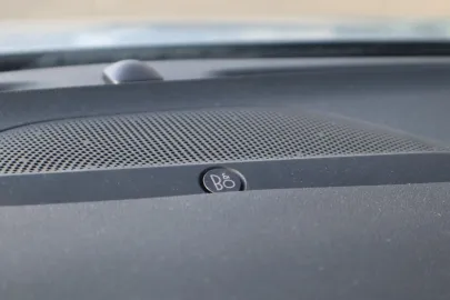Car image 32