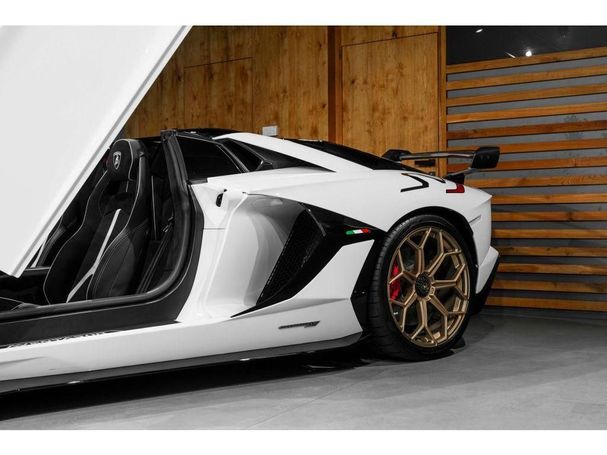 Lamborghini Aventador Roadster SVJ 566 kW image number 1