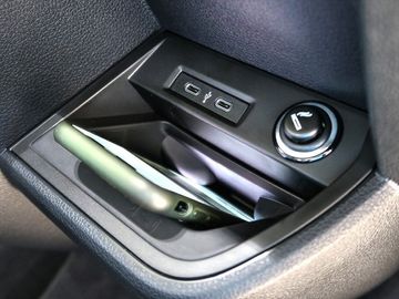 Car image 31