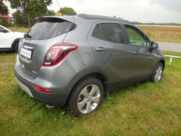 Car image 12