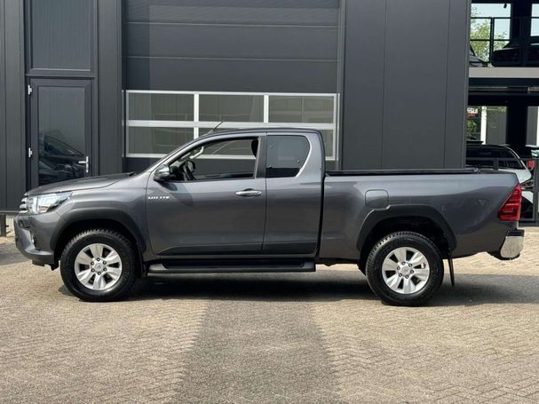 Toyota Hilux D 2.4 4D 110 kW image number 3