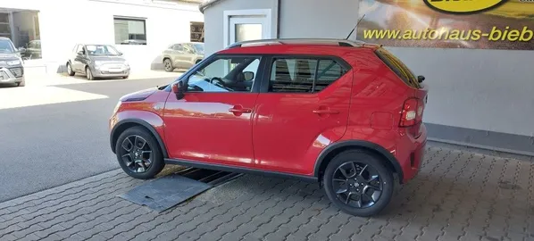 Car image 4