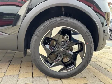 Car image 25
