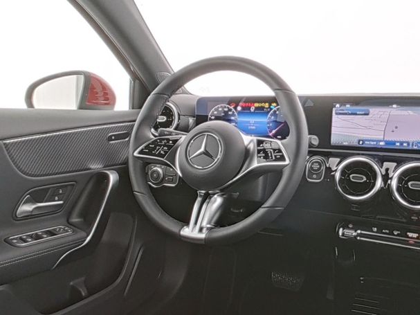 Mercedes-Benz A 180 100 kW image number 4