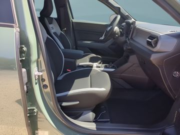 Car image 4
