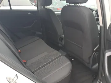 Car image 27