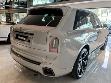 Car image 32