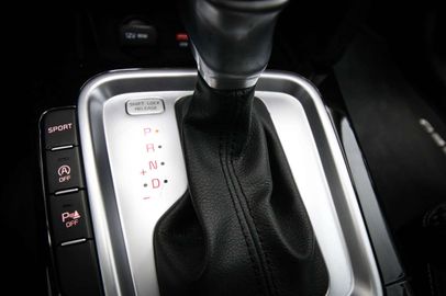 Car image 33