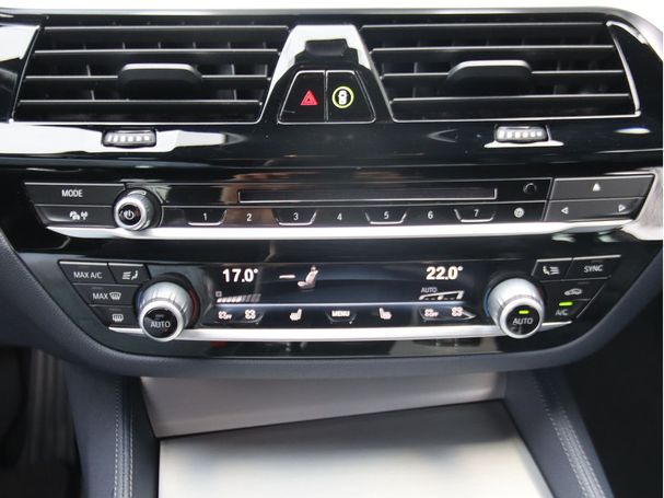 BMW 520d Touring 140 kW image number 16