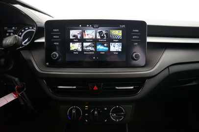 Car image 21