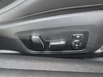 Car image 38