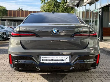 Car image 38
